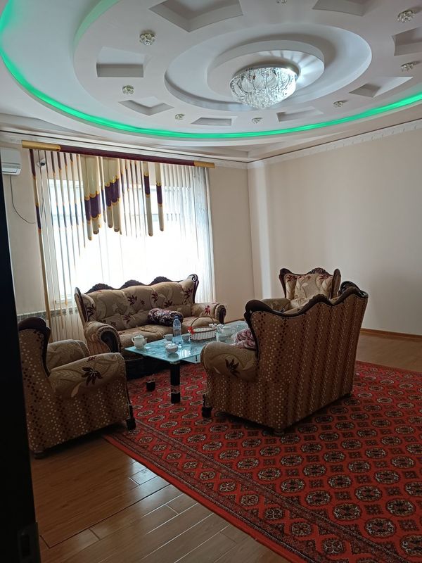 Al Xorazmiy kochada 4 xonali 160 m² kvartira ijaraga beriladi