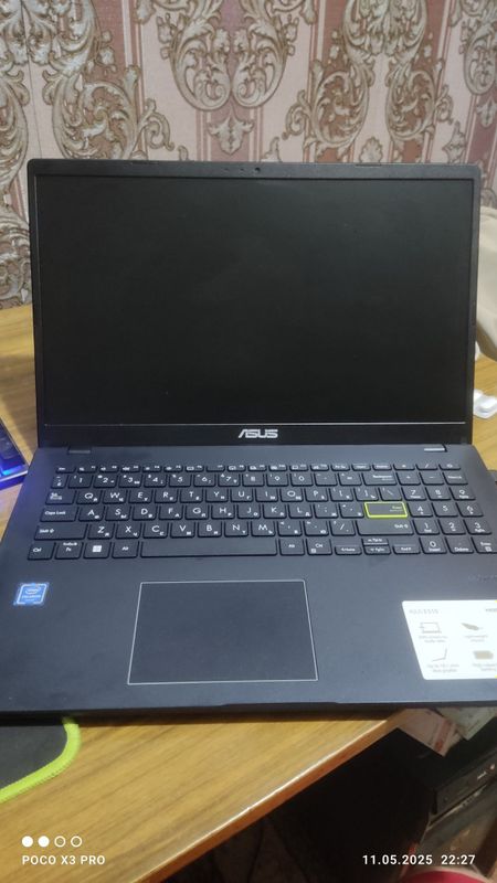 Продам ноутбук Asus E 510 MA 4/512 в идеальном состоянии. Продам ноутбук Asus E 510 MA 4/512 в идеальном состоянии.