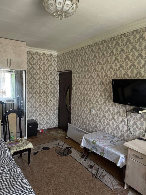 Chilonzor 20 d kvartlda 3 xona uy sotiladi 4 etaj balkon 2.6 72 kv. Chilonzor 20 d kvartlda 3 xona uy sotiladi 4 etaj balkon 2.6 72 kv.