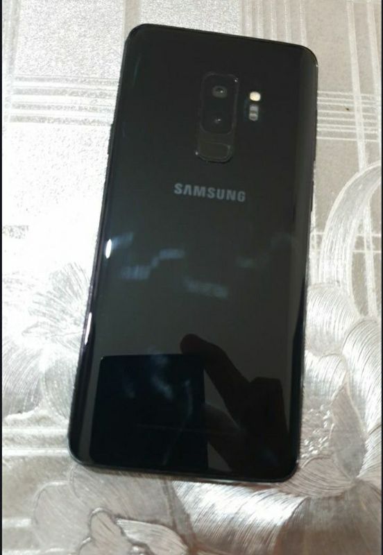 Samsung s9+ holati ideal hech qanday aybi yuq Samsung s9+ holati ideal hech qanday aybi yuq