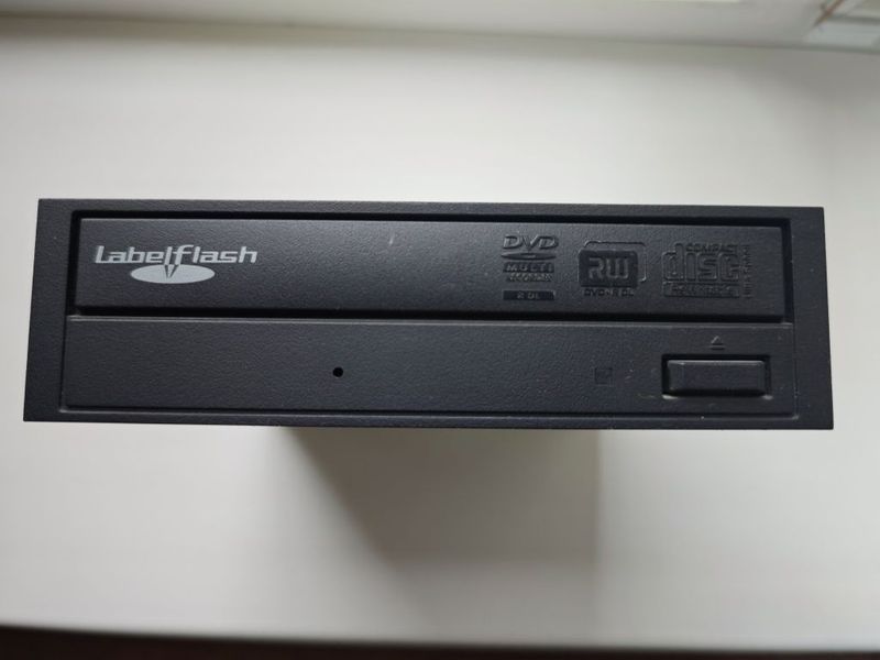 DVD / CD дисковод DVD / CD дисковод