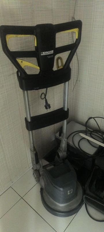 Karcher 33/180 Уборочная машина,состояние идеал