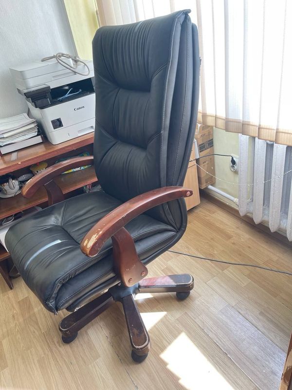 Продаётся кресло сотилади Продаётся кресло сотилади