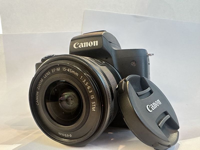Камера Canon EOS M50, состояние отличное Камера Canon EOS M50, состояние отличное