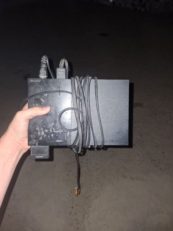 Продаю PlayStation 2 Slim (PS2 Slim) от компании Sony. Продаю PlayStation 2 Slim (PS2 Slim) от компании Sony.