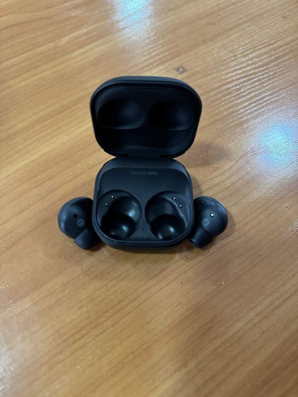 Galaxy Buds2 Pro в хорошем состоянии