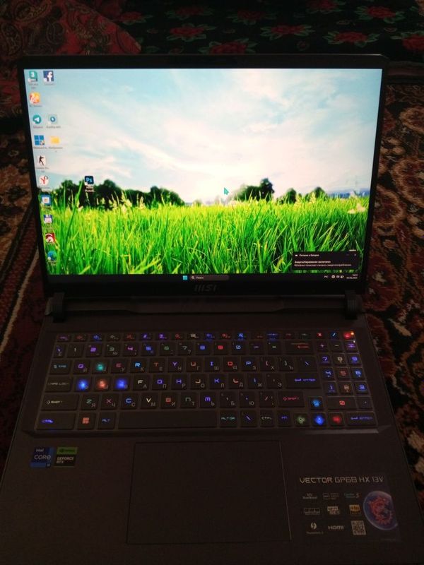 MSİ Vector noutbuk
