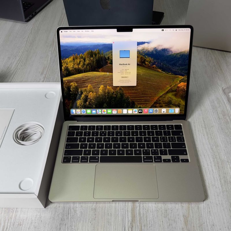 MacBook Air 13.3, 2022 M2 Full box, 8/256 GB, yomk 100% - Chehol bonus MacBook Air 13.3, 2022 M2 Full box, 8/256 GB, yomk 100% - Chehol bonus