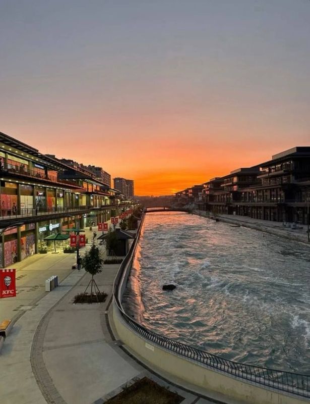 Т/К Seoul Mun, под любой бизнес 16 М²+10 М² терасса Т/К Seoul Mun, под любой бизнес 16 М²+10 М² терасса