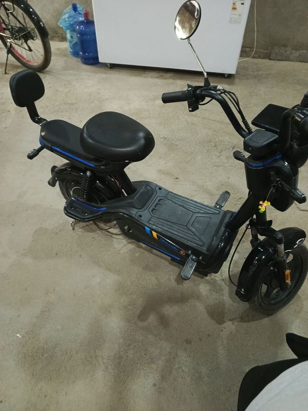Elektor skuter sotiladi 500у.е Elektor skuter sotiladi 500у.е
