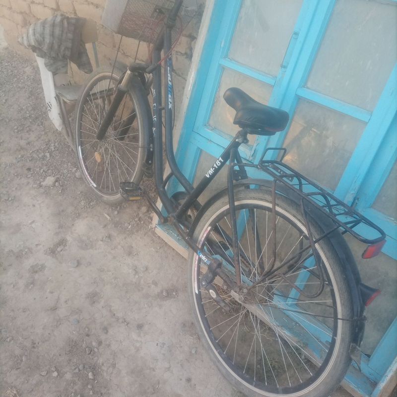 Velosiped sotiladi Velosiped sotiladi