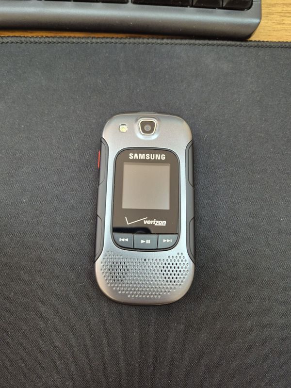 Телефон Samsung Cowboy CDMA. Телефон Samsung Cowboy CDMA.