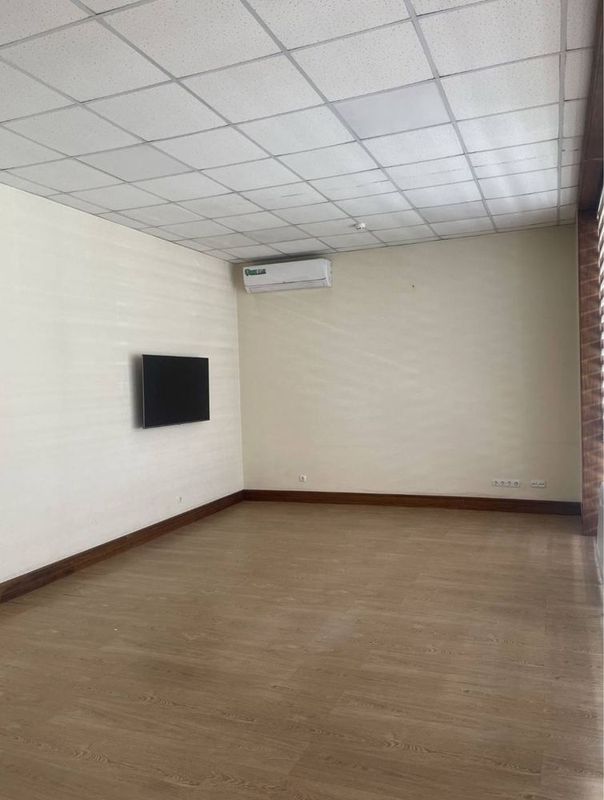 Аренда офис евро ремонт недалеко от Метро Рохат