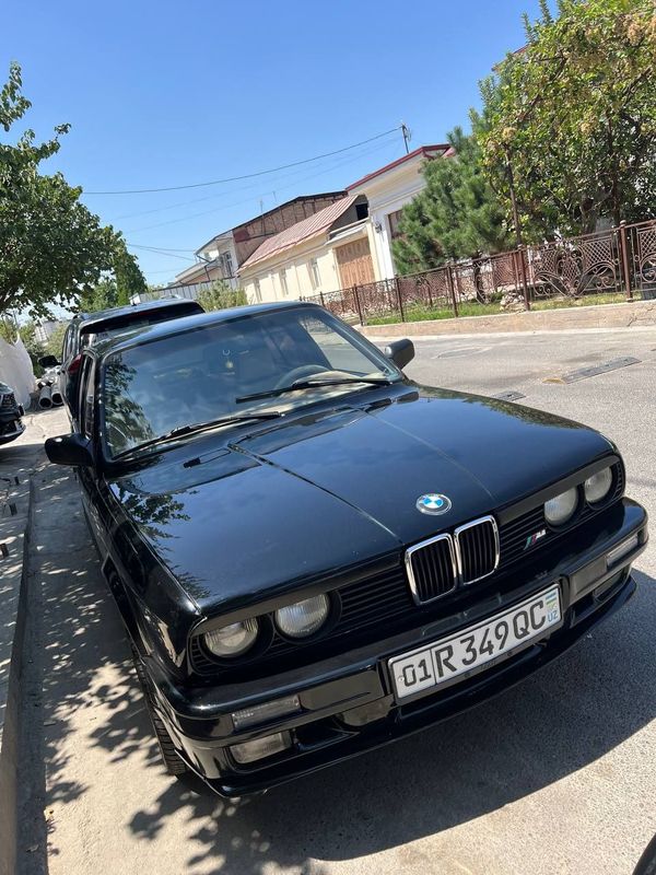 BMW E30 1987 yil
