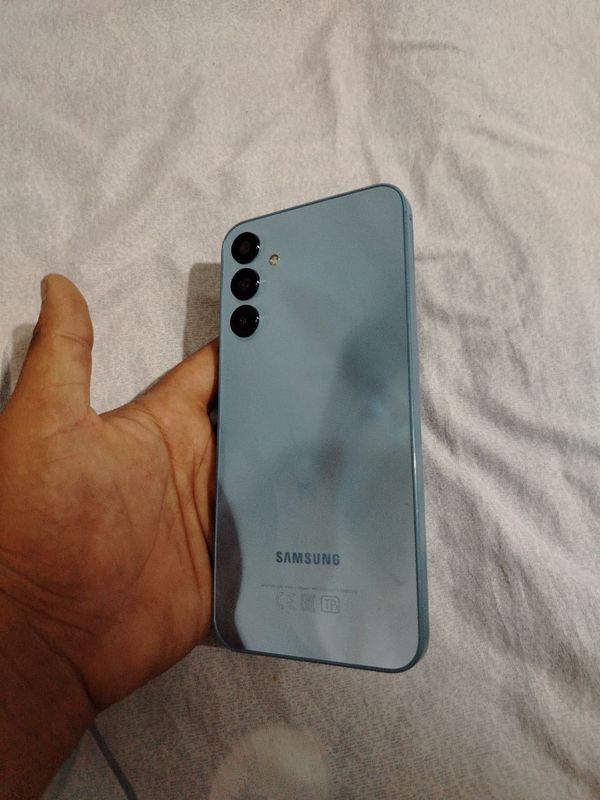 Samsung a15 holati ideal 128/6 aybi yo narxini yana kelishamz narxini Samsung a15 holati ideal 128/6 aybi yo narxini yana kelishamz narxini