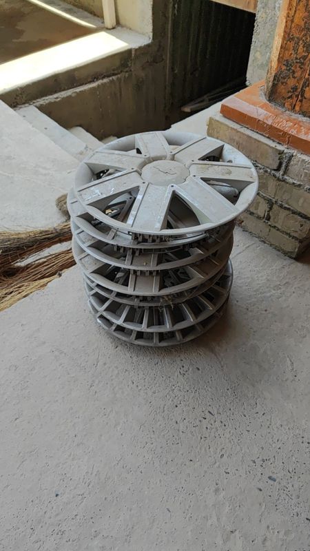 Kalpak 2 xil 1tasi komplekt 1tasi 3ta Kalpak 2 xil 1tasi komplekt 1tasi 3ta