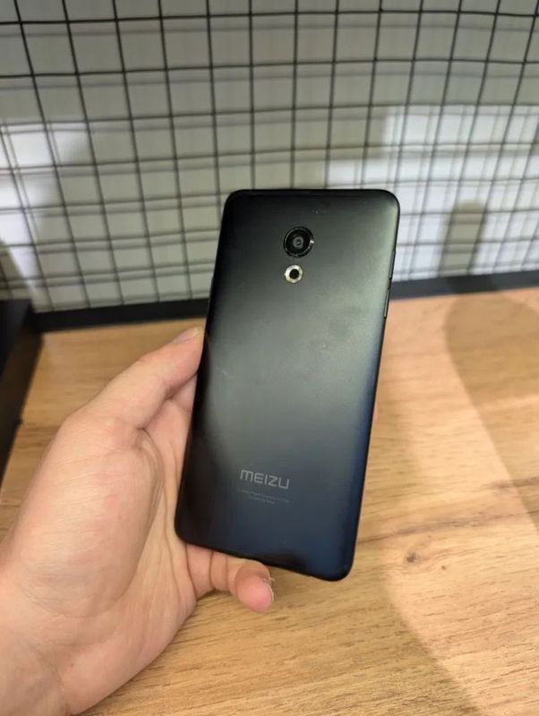 Meizu 15 Lite 4/32Gb Black Meizu 15 Lite 4/32Gb Black