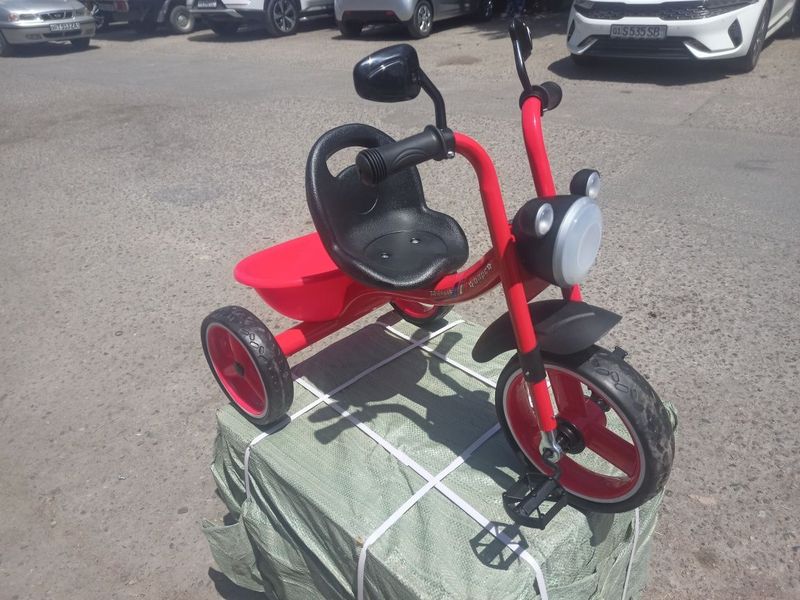 Velik ushta balonli