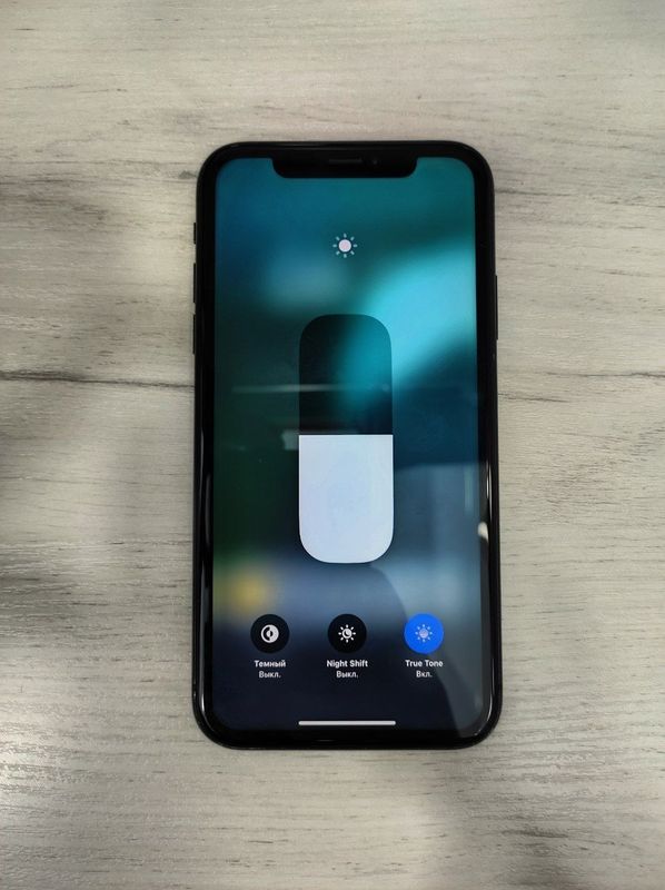 Продам iPhone XR 64gb black Продам iPhone XR 64gb black