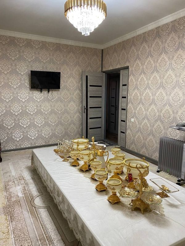 Срочно продаётся 3 ком квартира 74кв метр, 1этаж 4этажнога дома Срочно продаётся 3 ком квартира 74кв метр, 1этаж 4этажнога дома