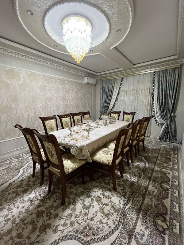 Срочно продам стол стулья Срочно продам стол стулья