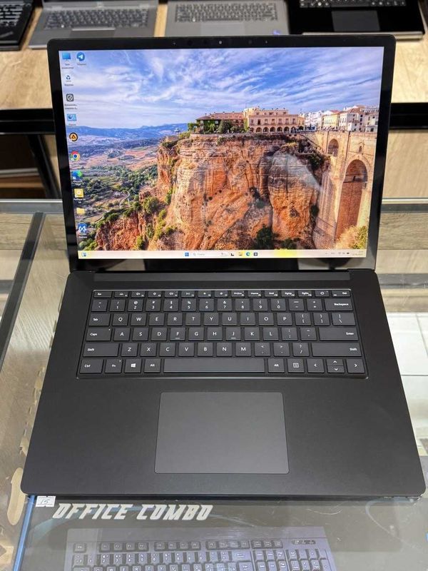 Microsoft Surface laptop 4 CORE i7-1185G7 ram 16 ssd 256 Microsoft Surface laptop 4 CORE i7-1185G7 ram 16 ssd 256