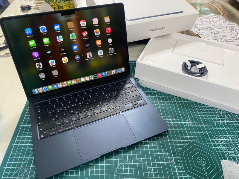 MacBook Air M2 8/256