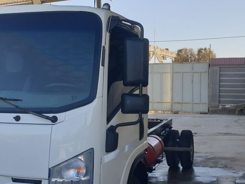 Isuzu shassi 2014
