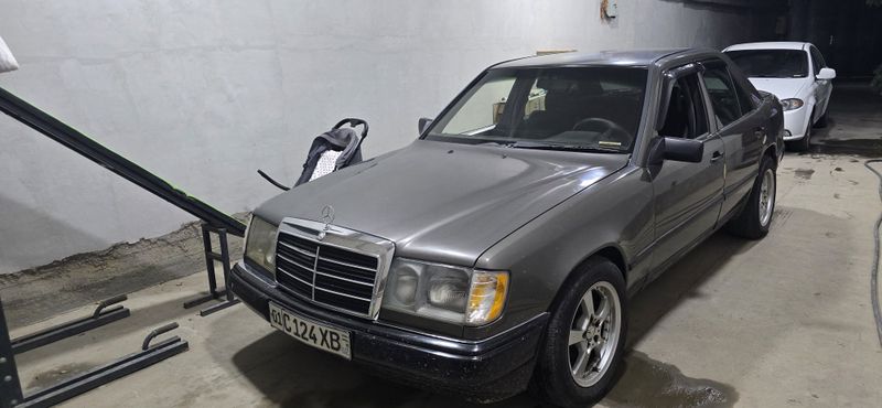 W124 sotiladi 1989 W124 sotiladi 1989