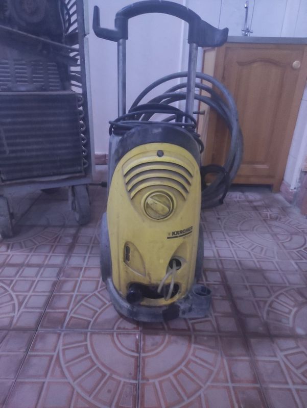 Продаётся KARCHER 2 шт. 1-220V, 2-380V, хорошем состоянии