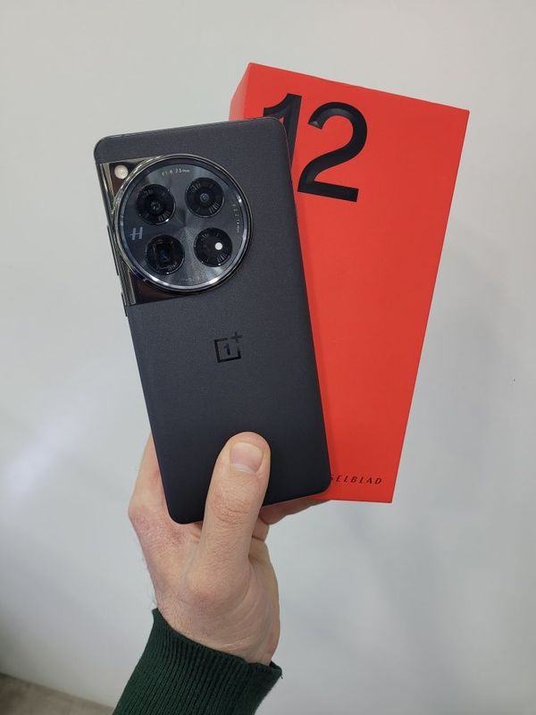 One Plus 12 16/512 GB