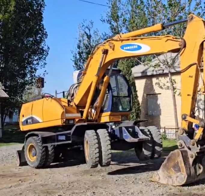 Экскаватор SAMSUNG МХ132 Экскаватор SAMSUNG МХ132