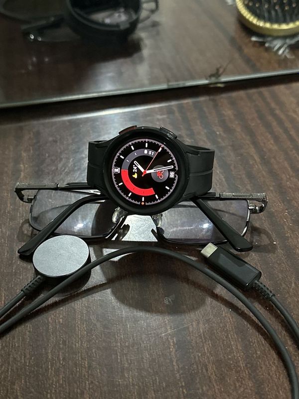 Galaxy watch 5 pro 45 mm xolati yaxshi