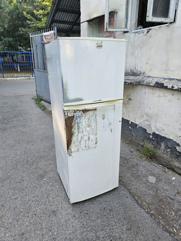 Продаётся холодильник самсунг не рабочий Продаётся холодильник самсунг не рабочий