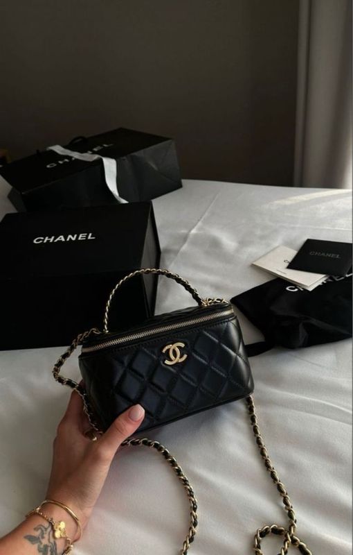 Сумочка chanel 1:1 состояние илеальное Сумочка chanel 1:1 состояние илеальное