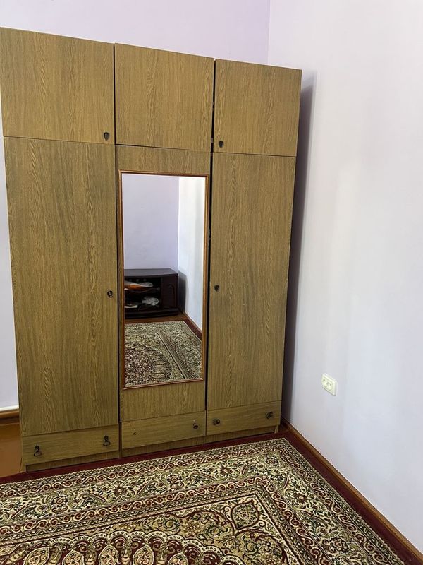 Шифоньер хорошего состояния