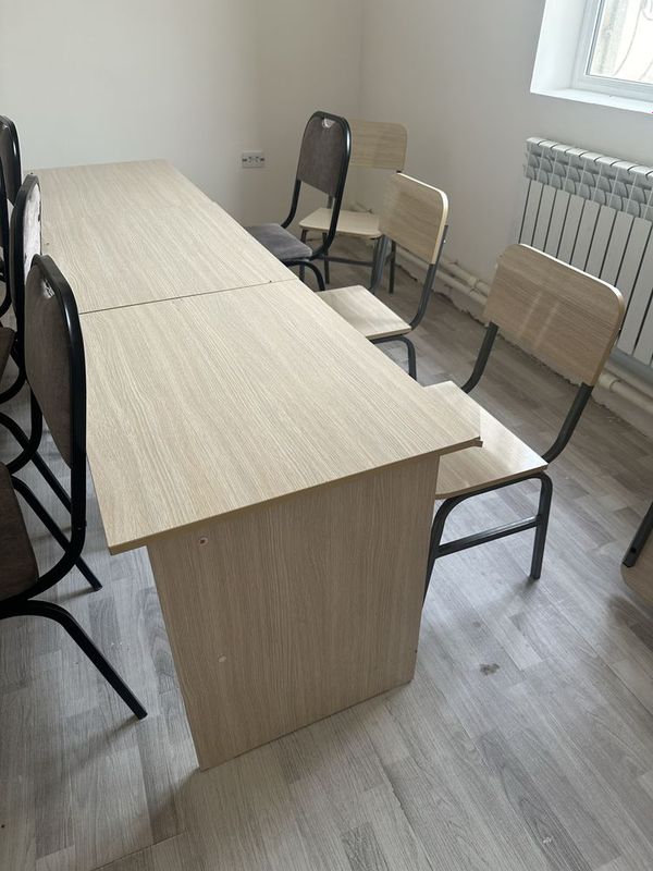 Parta stul sotiladi, xolati ideal Parta stul sotiladi, xolati ideal