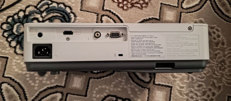 Sony proektor kafolati bor ishlashi juda yaxshi