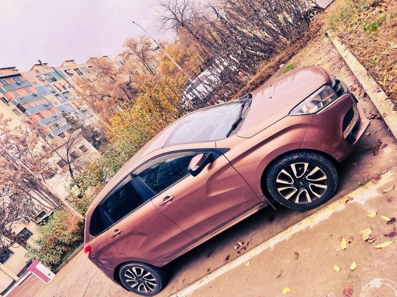 Lada mashinasini laboga almashlimiz Lada mashinasini laboga almashlimiz