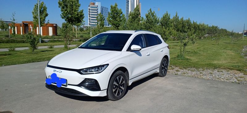 BYD E2 2024 yil salondan olingan bir qil minivan kraska tozza BYD E2 2024 yil salondan olingan bir qil minivan kraska tozza