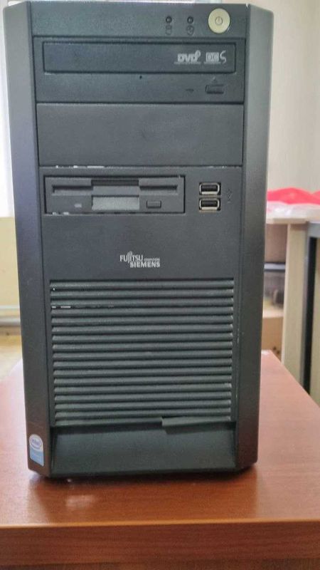 Корпус от оригинального Fujitsu Siemens с блоком питания Корпус от оригинального Fujitsu Siemens с блоком питания