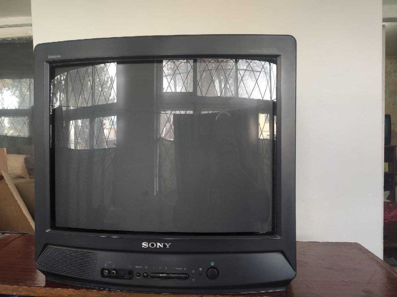 Sony Trinitron KV-G21M2 Диагональ 21 дюйм (54 см.)