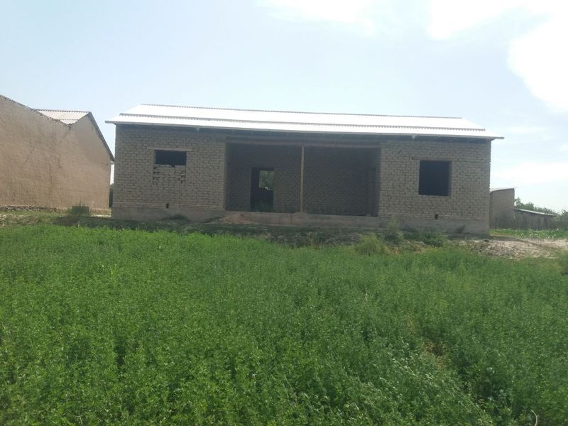 Hovli sotiladi 10 sotix