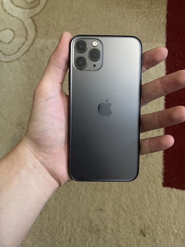 iphone 11 pro LLA region