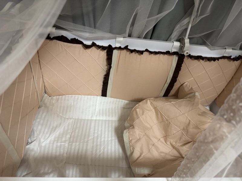Yangi koravat parda matras konplekt sotiladi