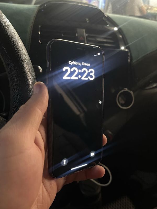 Iphone 11pro sotiladi Iphone 11pro sotiladi