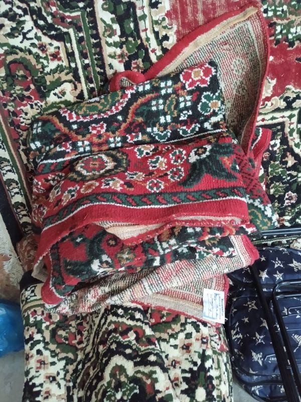 Gilam sotiladi 2 ta Gilam sotiladi 2 ta