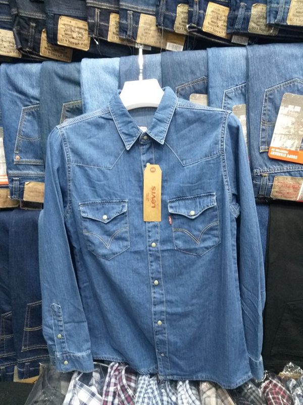 Продаётся рубашка Levi's