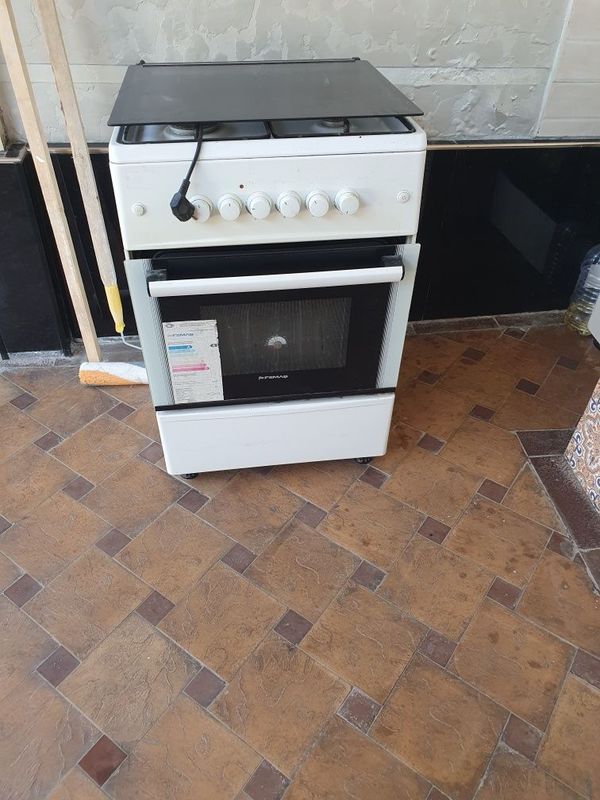 Gaz plita sotiladi Gaz plita sotiladi