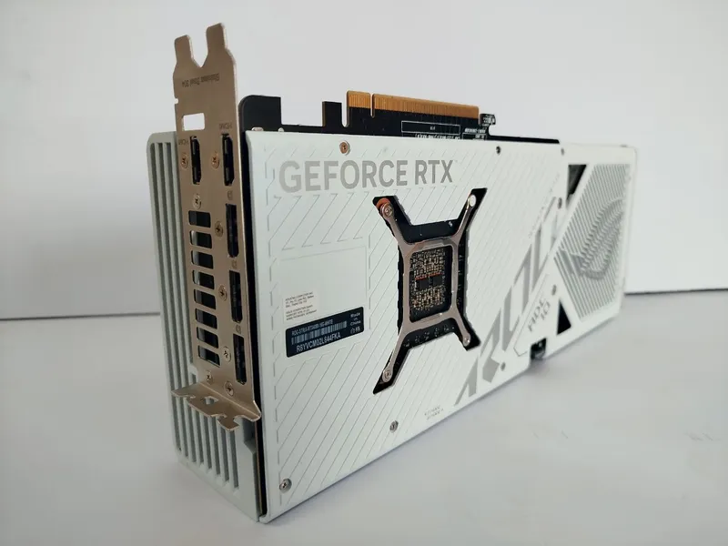 ASUS ROG Strix RTX 4080 White OC Edition